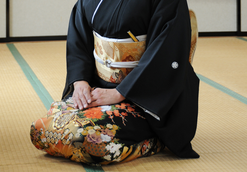 京都むらまつ運営の別サイトでの親族様のモーニングや留袖レンタルページへ移動する為のリンクバナー画像